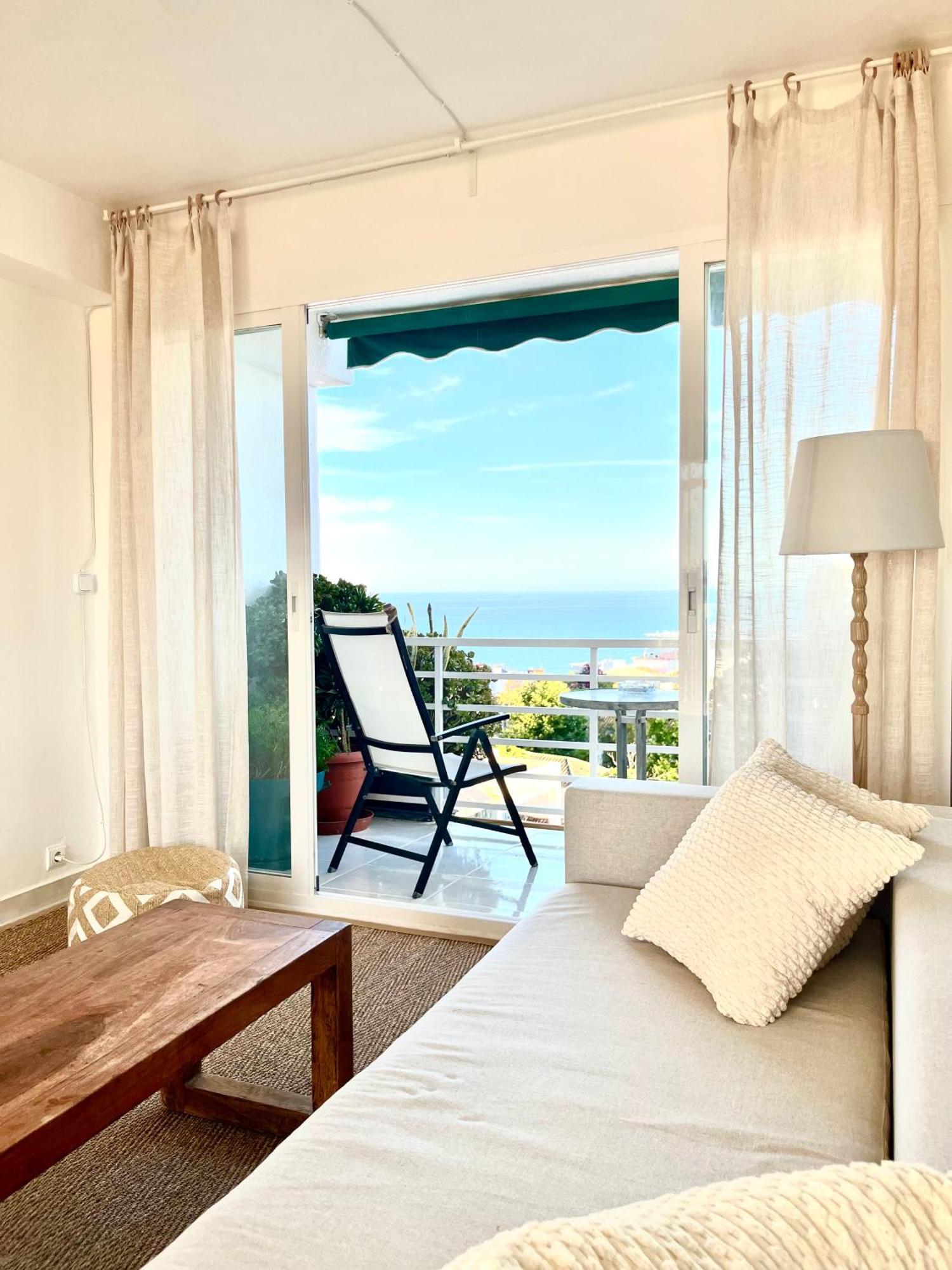 Light-Filled Apartment With Sea Views Торремолінос Екстер'єр фото