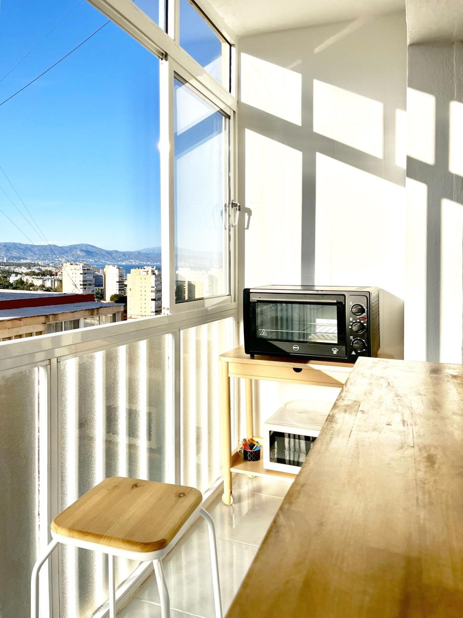 Light-Filled Apartment With Sea Views Торремолінос Екстер'єр фото